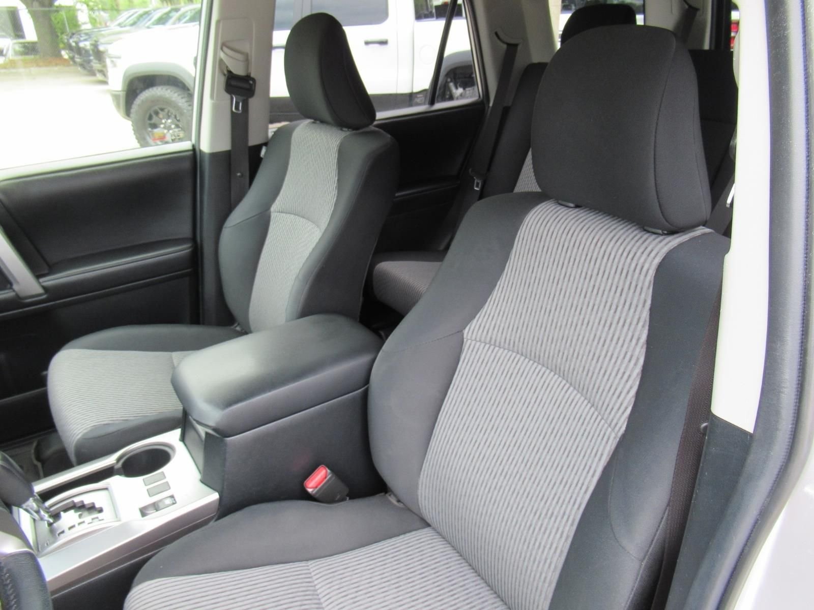 Used 2018 Silver Toyota SR5 image 17