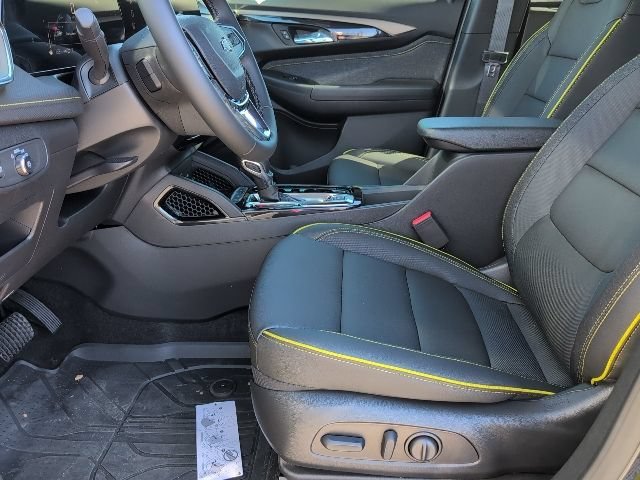 New 2026 Mosaic Black Metallic Chevrolet ACTIV image 12