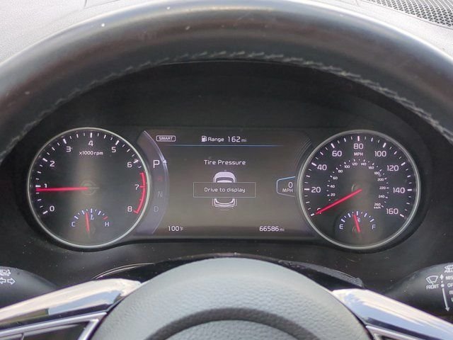 Used 2023 White Kia SX image 29