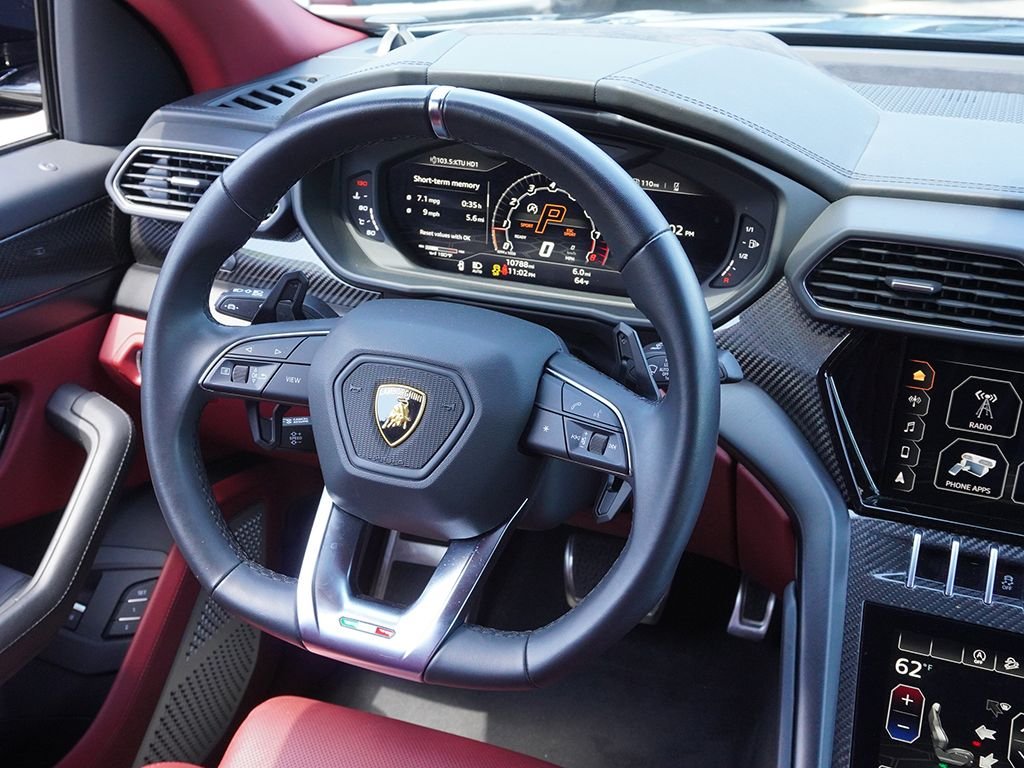 Used 2022 Black Lamborghini Base image 37