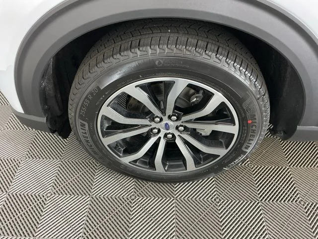 New 2026 Space White Metallic Ford ST-Line image 35