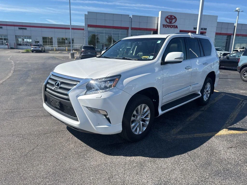 Used 2018 Starfire Pearl Lexus 460 image 5