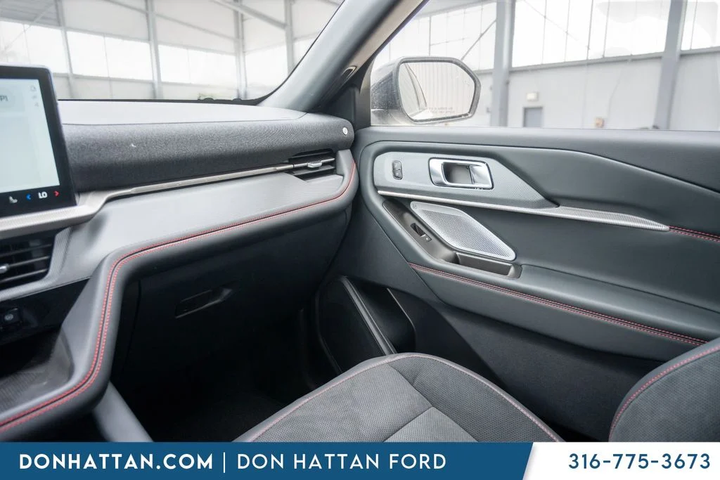 2026 Ford Explorer ST - Photo 16