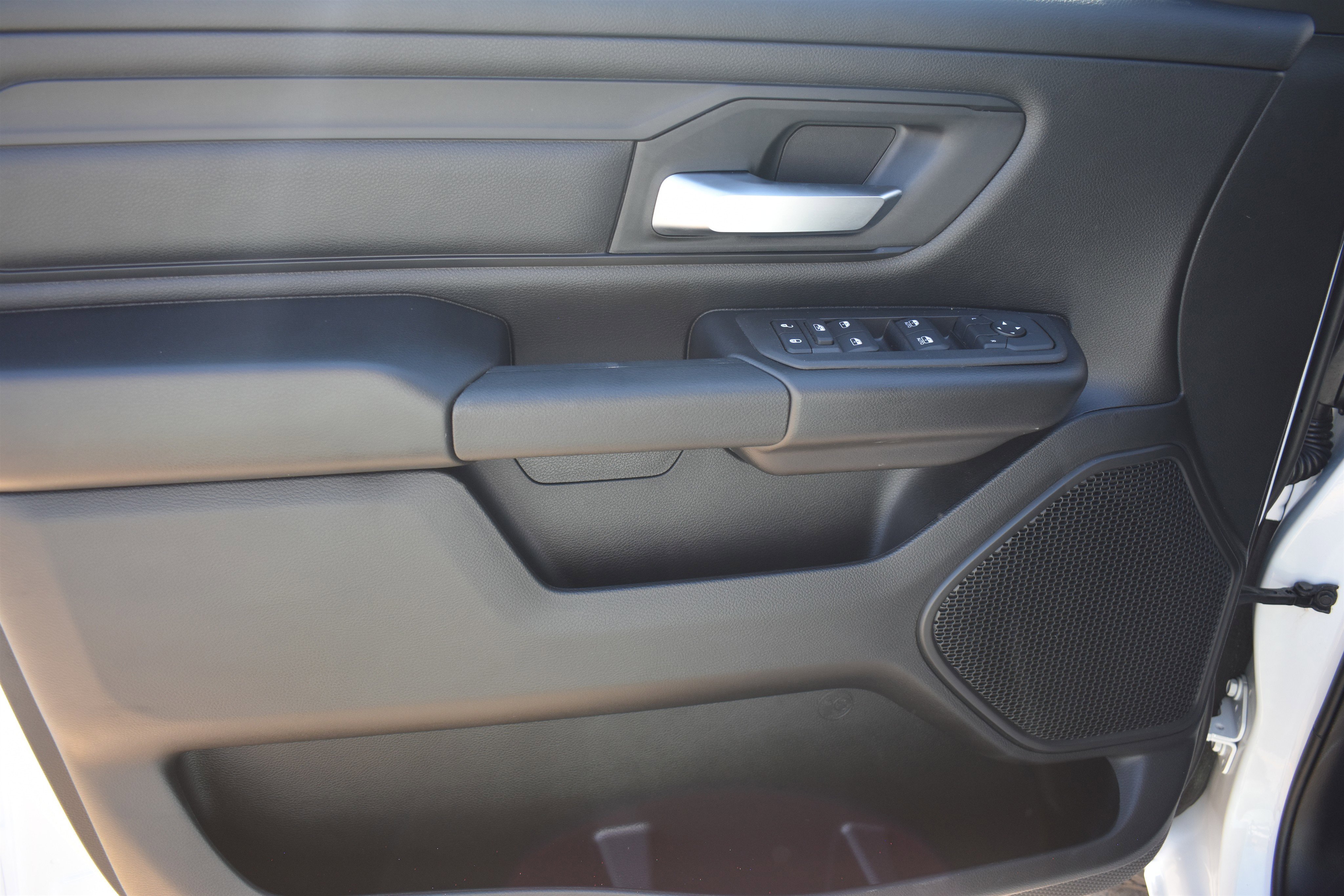 New 2026 Bright White Clear-Coat Exterior Paint RAM Warlock image 13