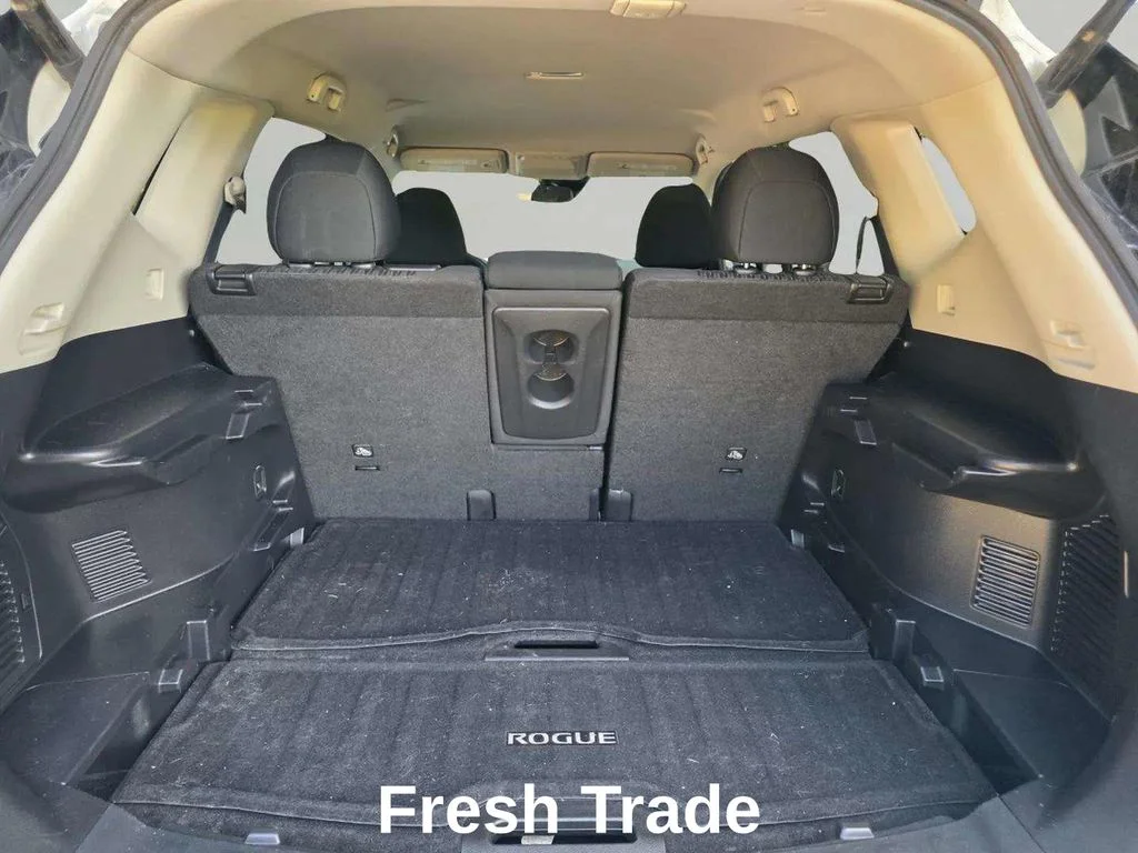 Used 2020 Pearl White Tricoat Nissan SV image 8