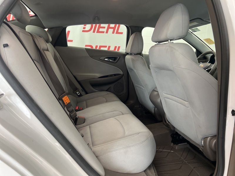 Used 2018 White Chevrolet LS image 10