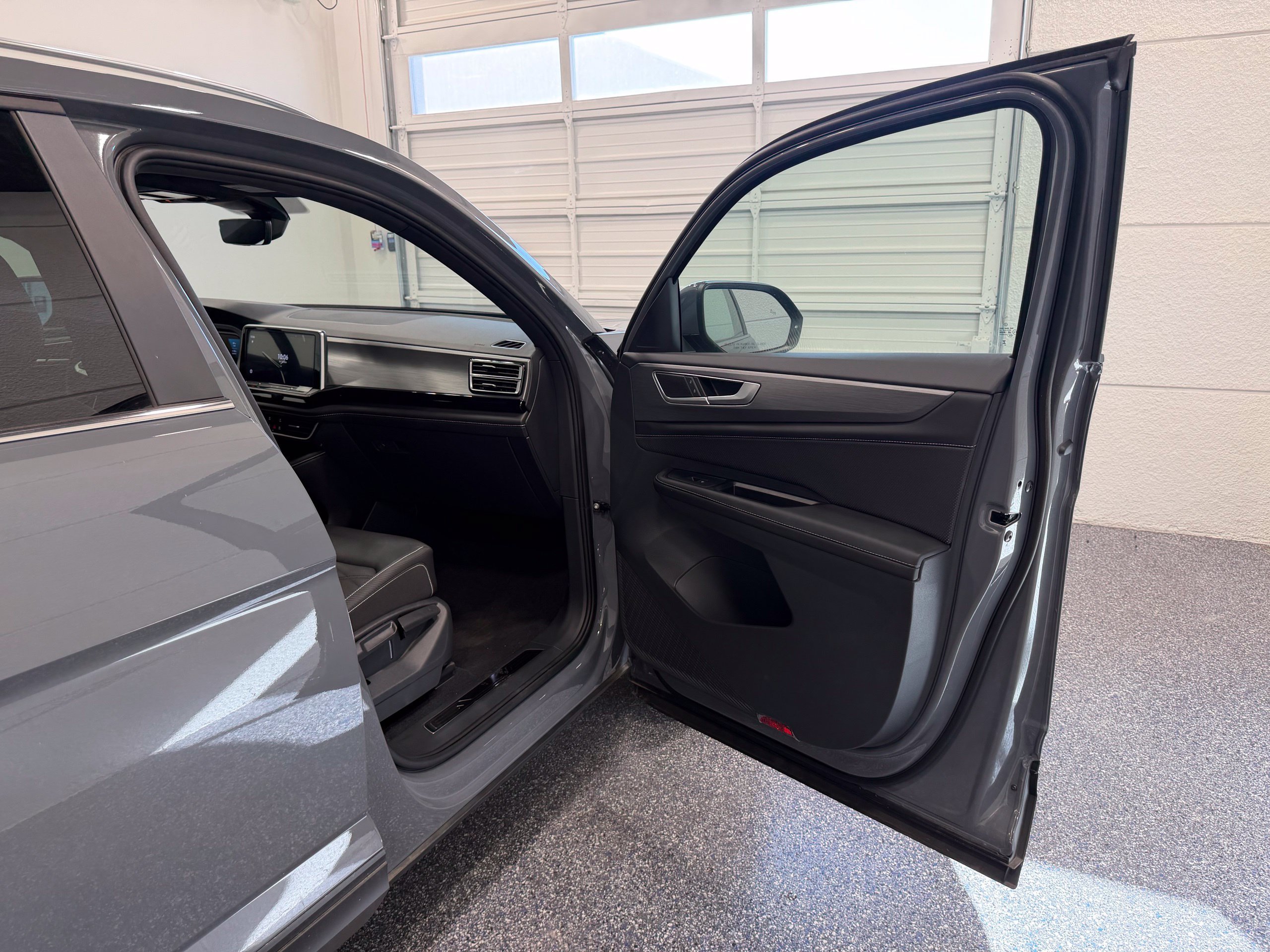 2026 Volkswagen Atlas Cross Sport SE w/Tech - Photo 28