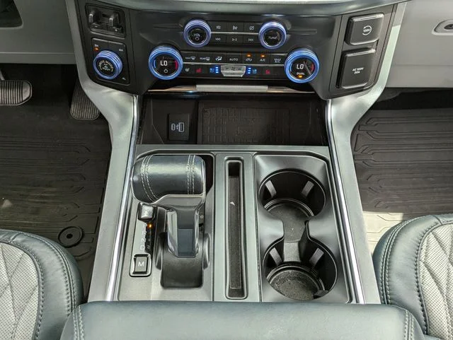 Used 2021 Blue Metallic Ford Limited image 19