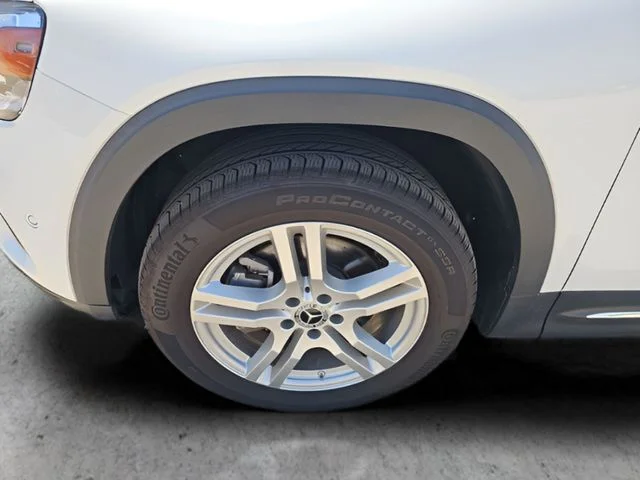 Used 2022 White Mercedes-Benz GLB 250 image 21