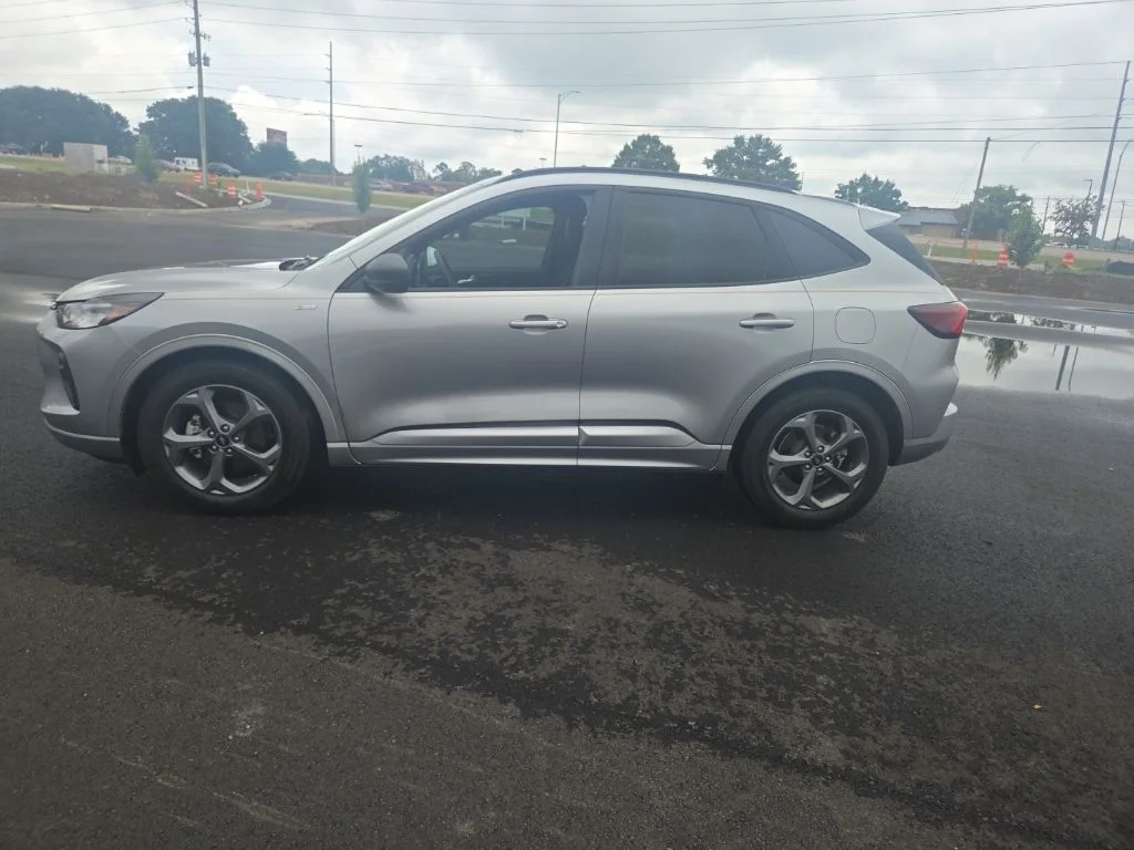 Used 2023 Silver Ford ST-Line image 7