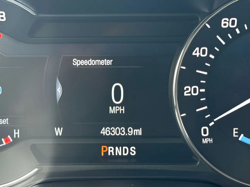 Used 2019 White Lincoln Reserve image 15