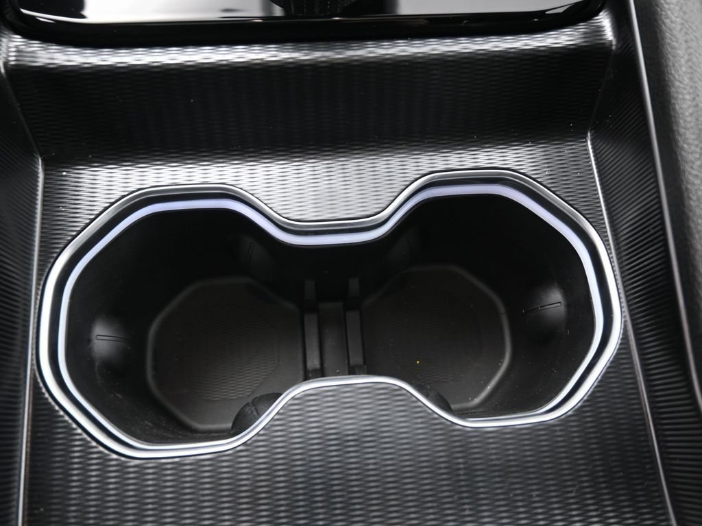 New 2025 Diamond Black Crystal Pearl-Coat Exterior Paint Jeep Altitude X image 9