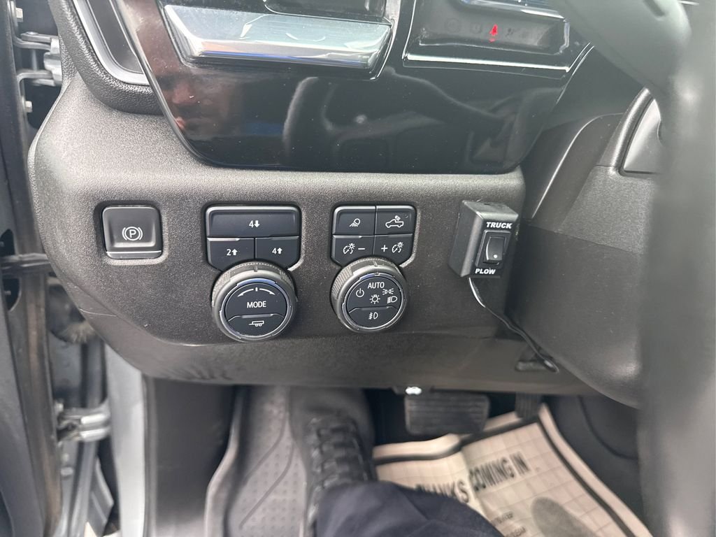 Used 2024 Sterling Gray Metallic Chevrolet LT image 15