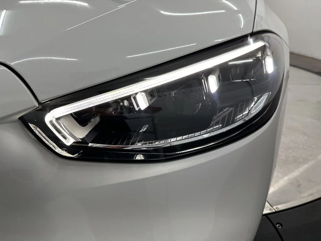 New 2026 White Mercedes-Benz S 580 image 26