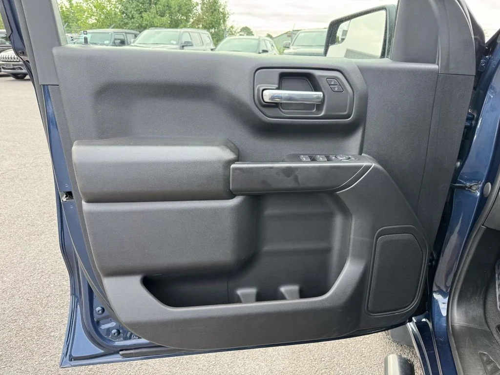 Used 2023 Blue Chevrolet Custom image 24