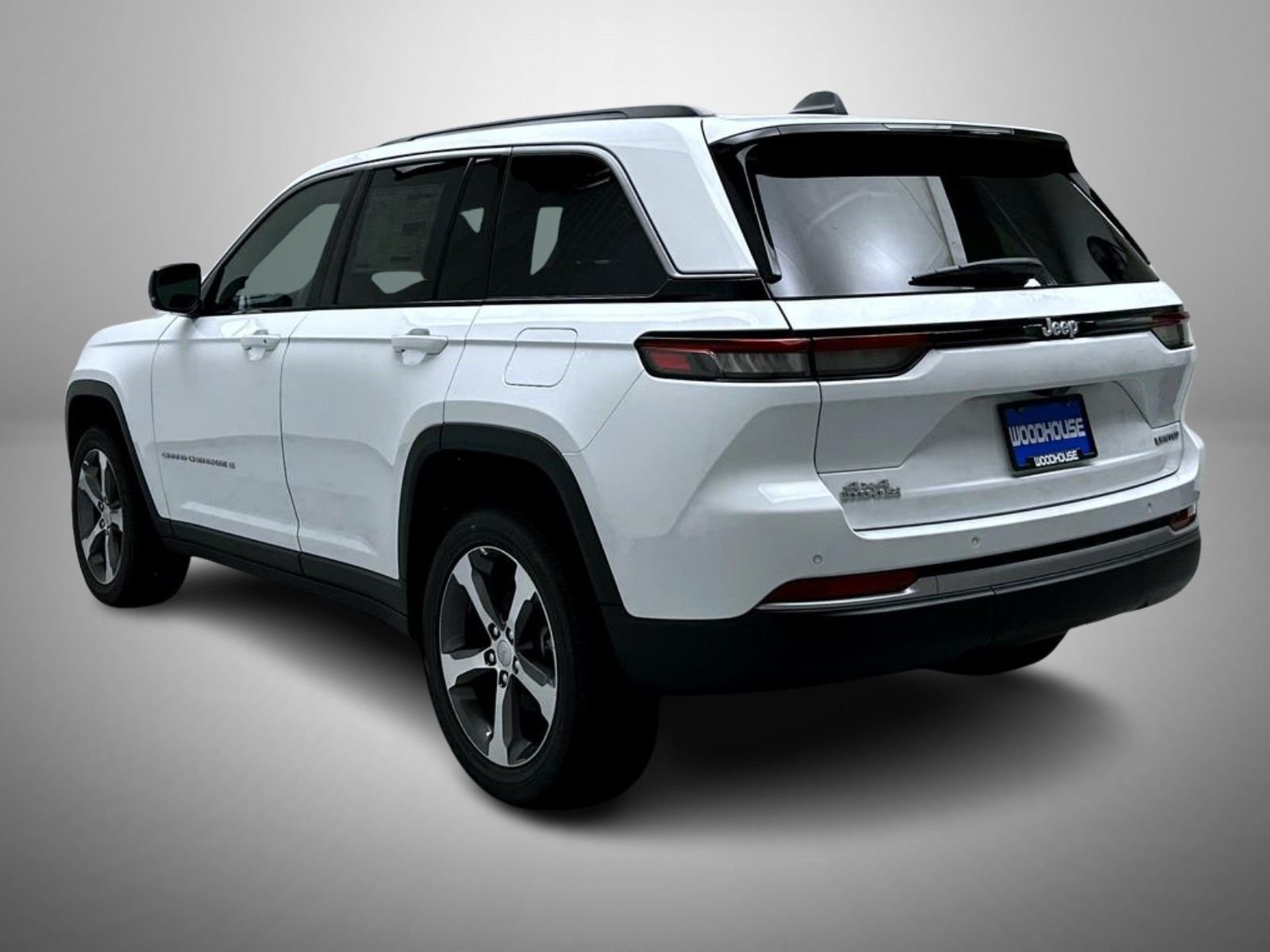 New 2026 Bright White Clear-Coat Exterior Paint Jeep Limited image 7