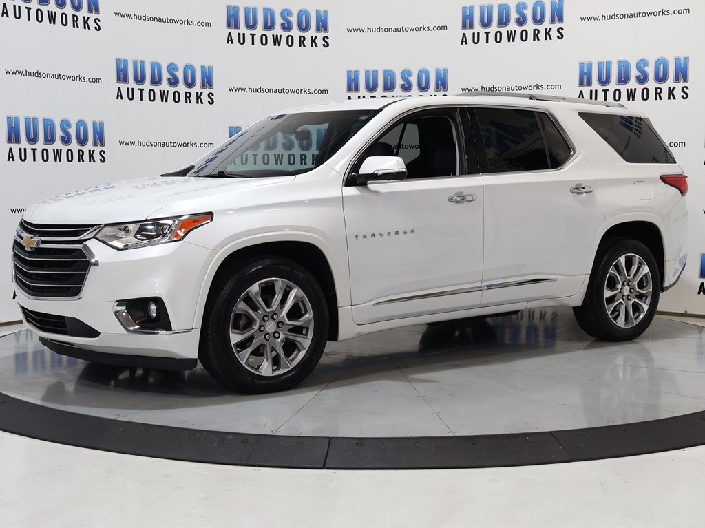 2018 Chevrolet Traverse Premier photo 2