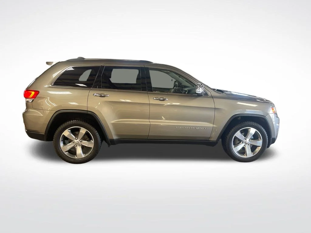 Used 2016 Beige Jeep Limited image 7