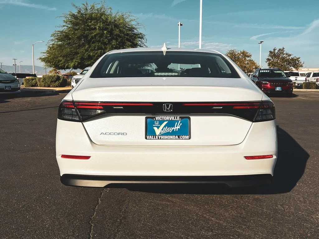 New 2026 Platinum White Pearl Honda LX image 7