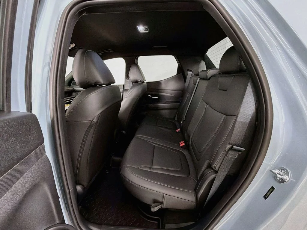 New 2027 Blue Stone Hyundai SE image 23