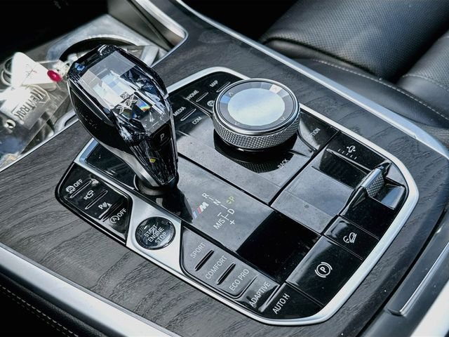 Used 2020 White BMW M50i image 17