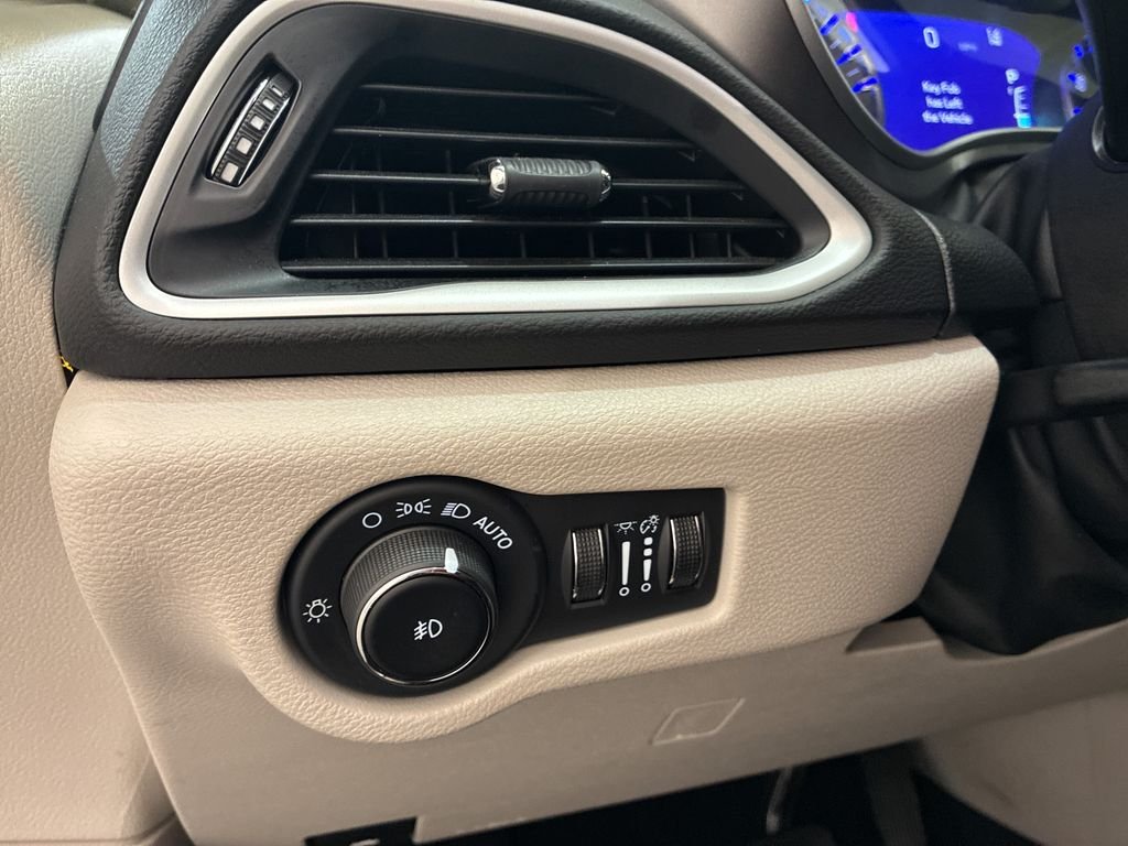 Used 2024 Silver Chrysler Touring L image 26