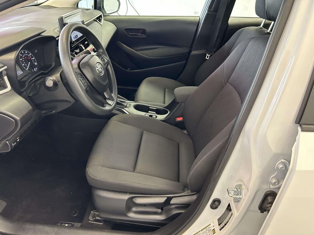 Used 2025 White Toyota LE image 15