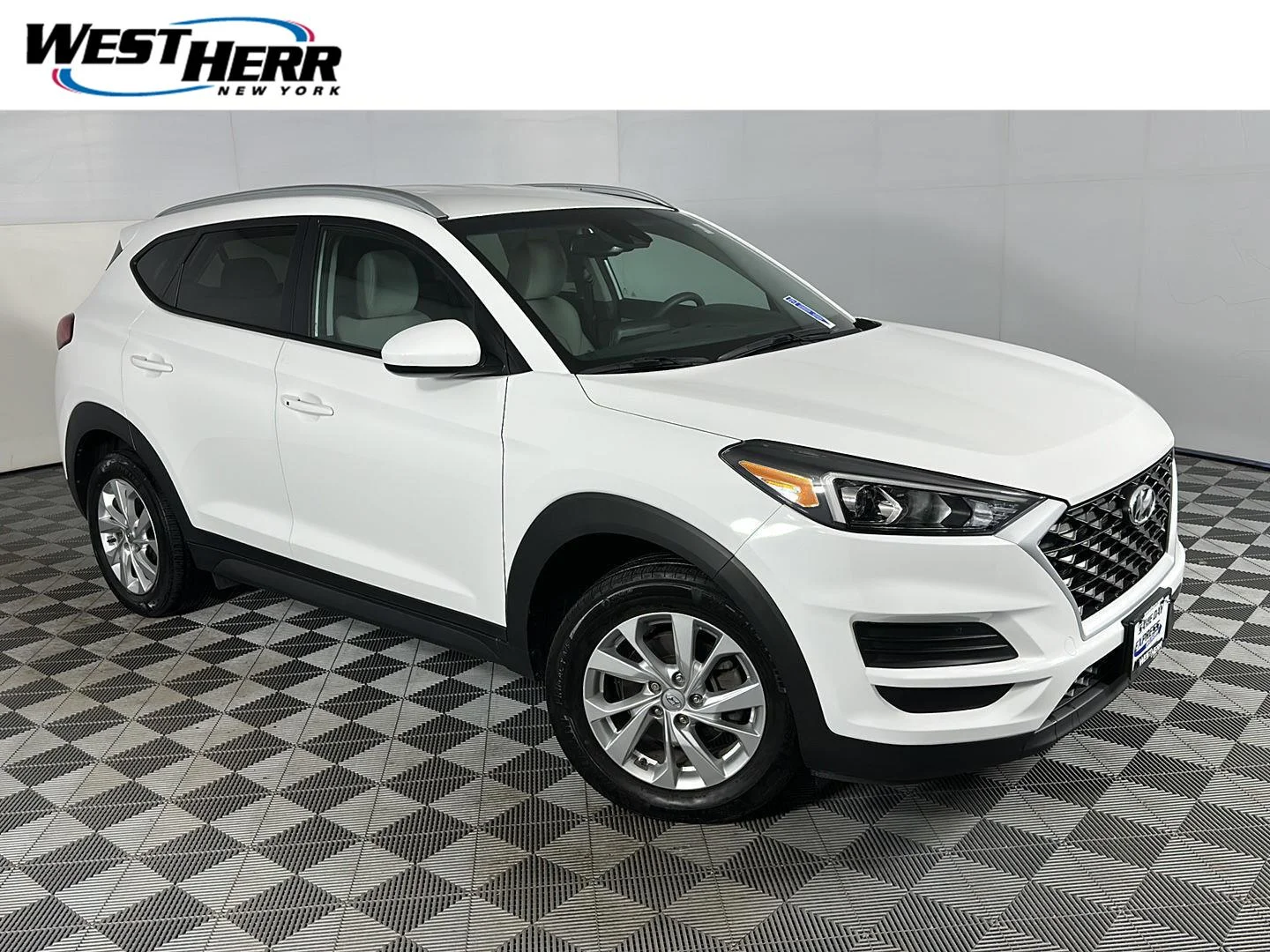 Used 2019 Dazzling White Hyundai Value image 1