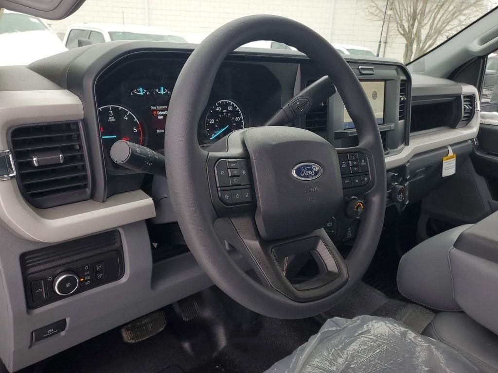 New 2026 Oxford White Ford F-450® XL image 5