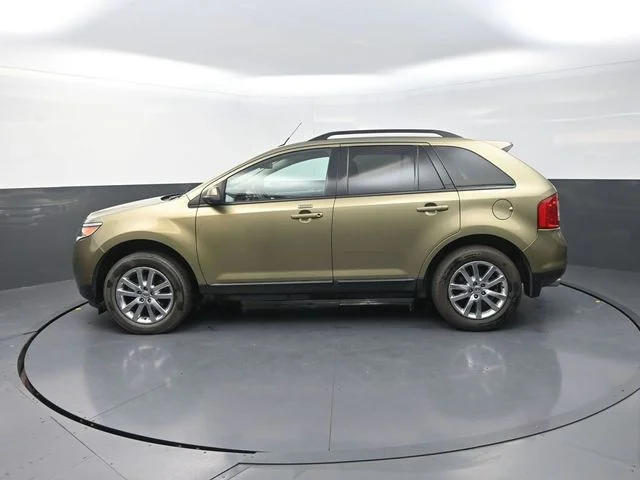 Used 2013  Ford SEL image 4