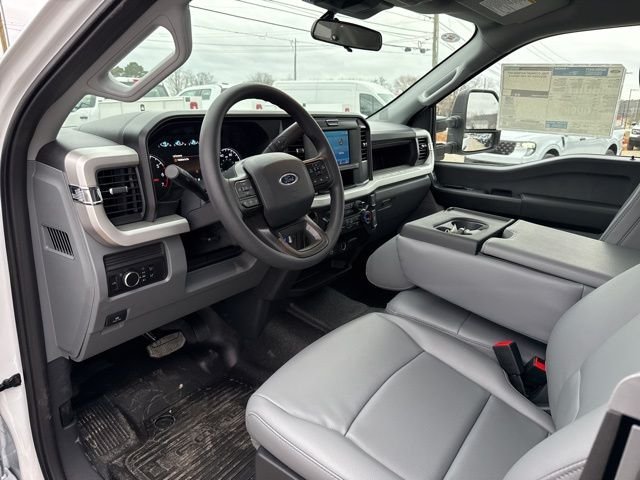 New 2026 Oxford White Ford XL image 13