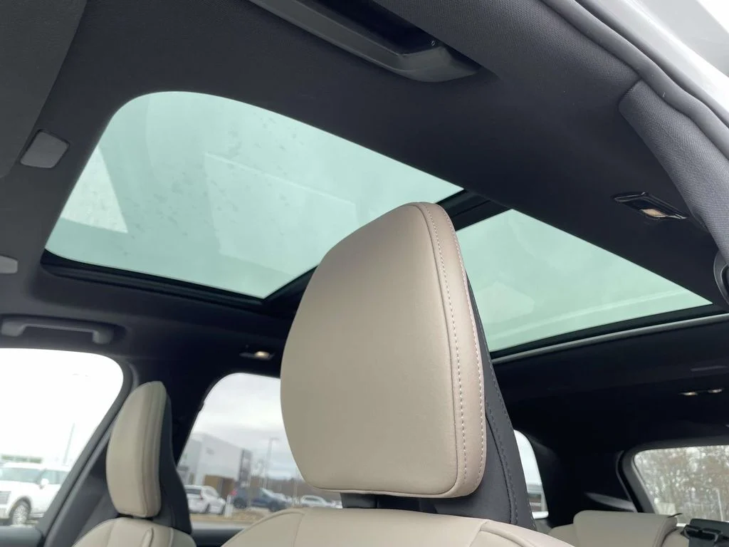 2026 Volvo XC90 Plus - Photo 10