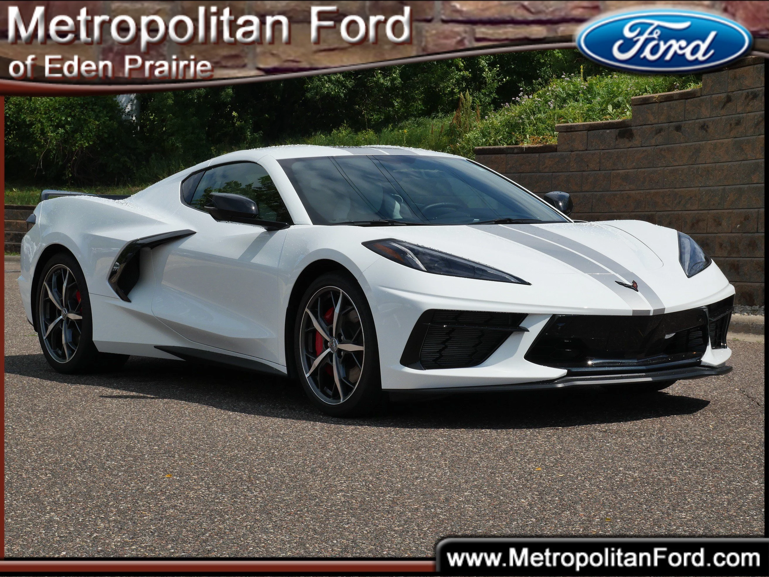 Used 2023 Arctic White Chevrolet 2LT image 1