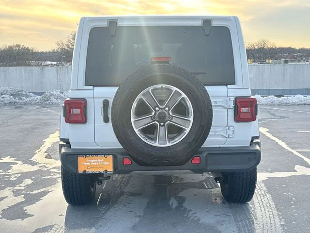Used 2022 White Jeep Unlimited Sahara image 6