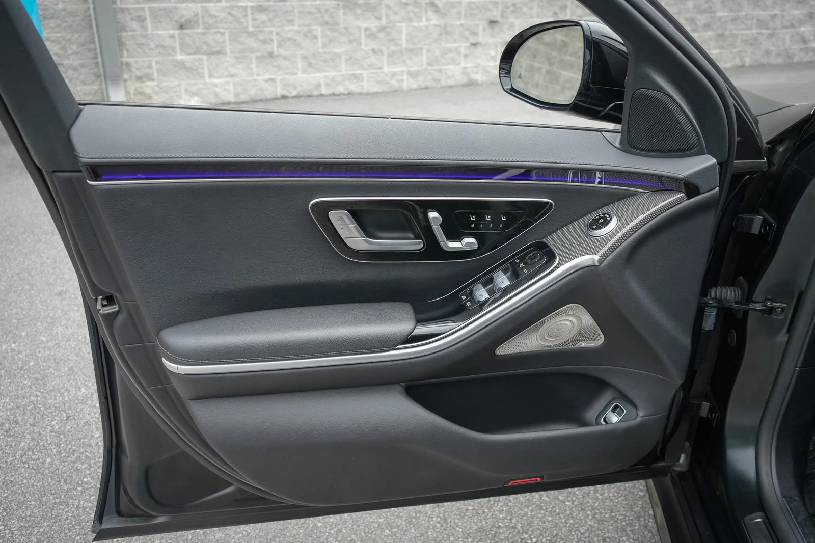 Used 2023 Black Mercedes-Benz S 580e image 27