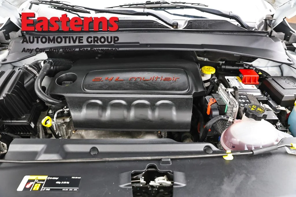 Used 2022 White Jeep Latitude image 7