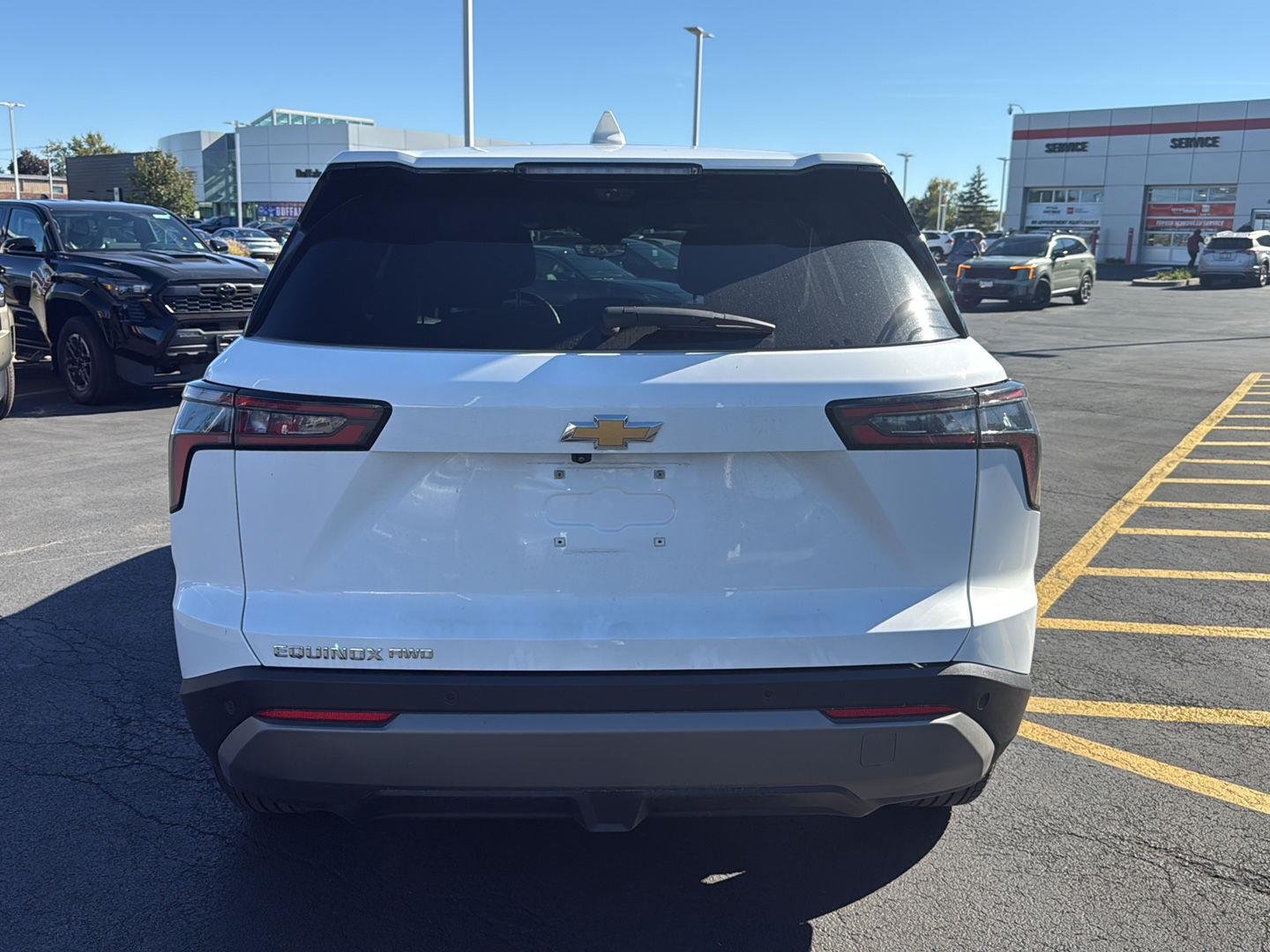 Used 2025 Summit White Chevrolet AWD LT image 4