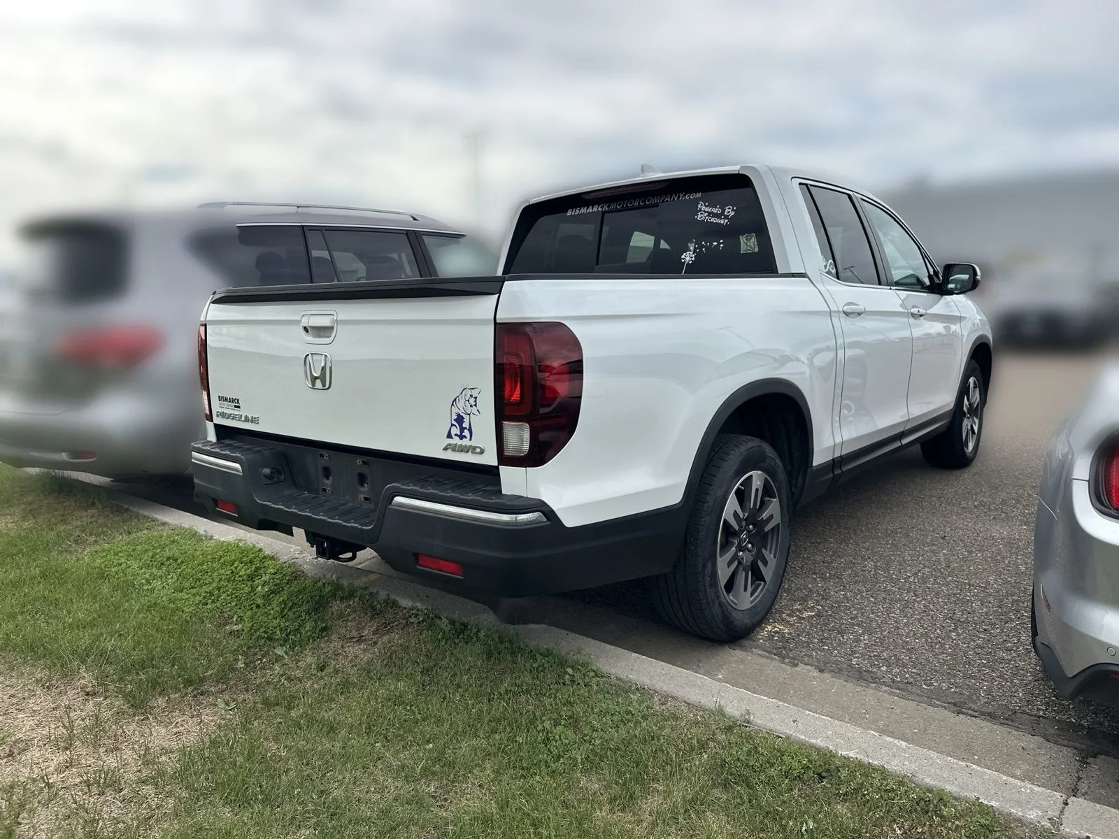 Used 2019 White Honda RTL image 3
