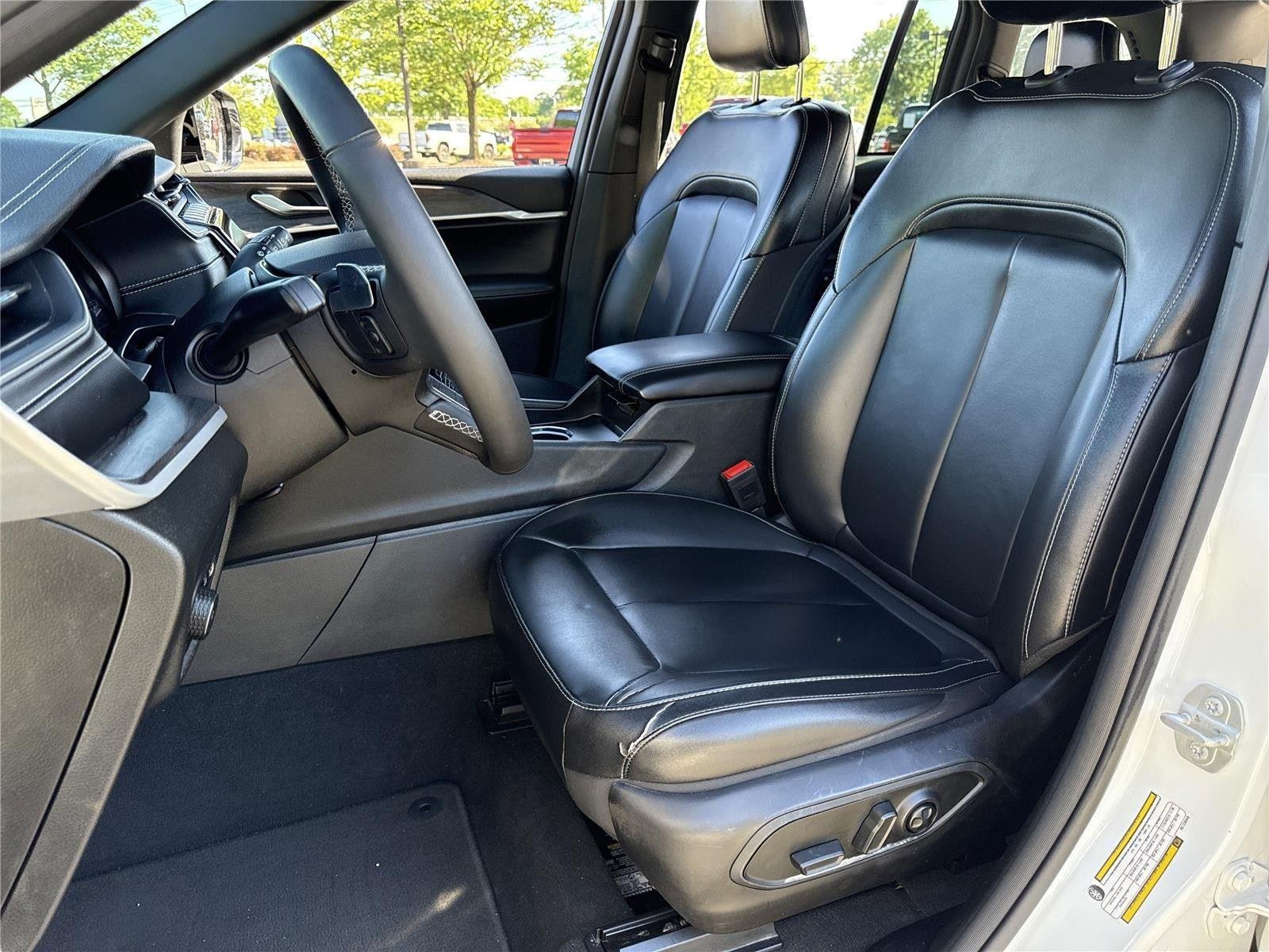 Used 2024 Bright White Clearcoat Jeep Limited image 22