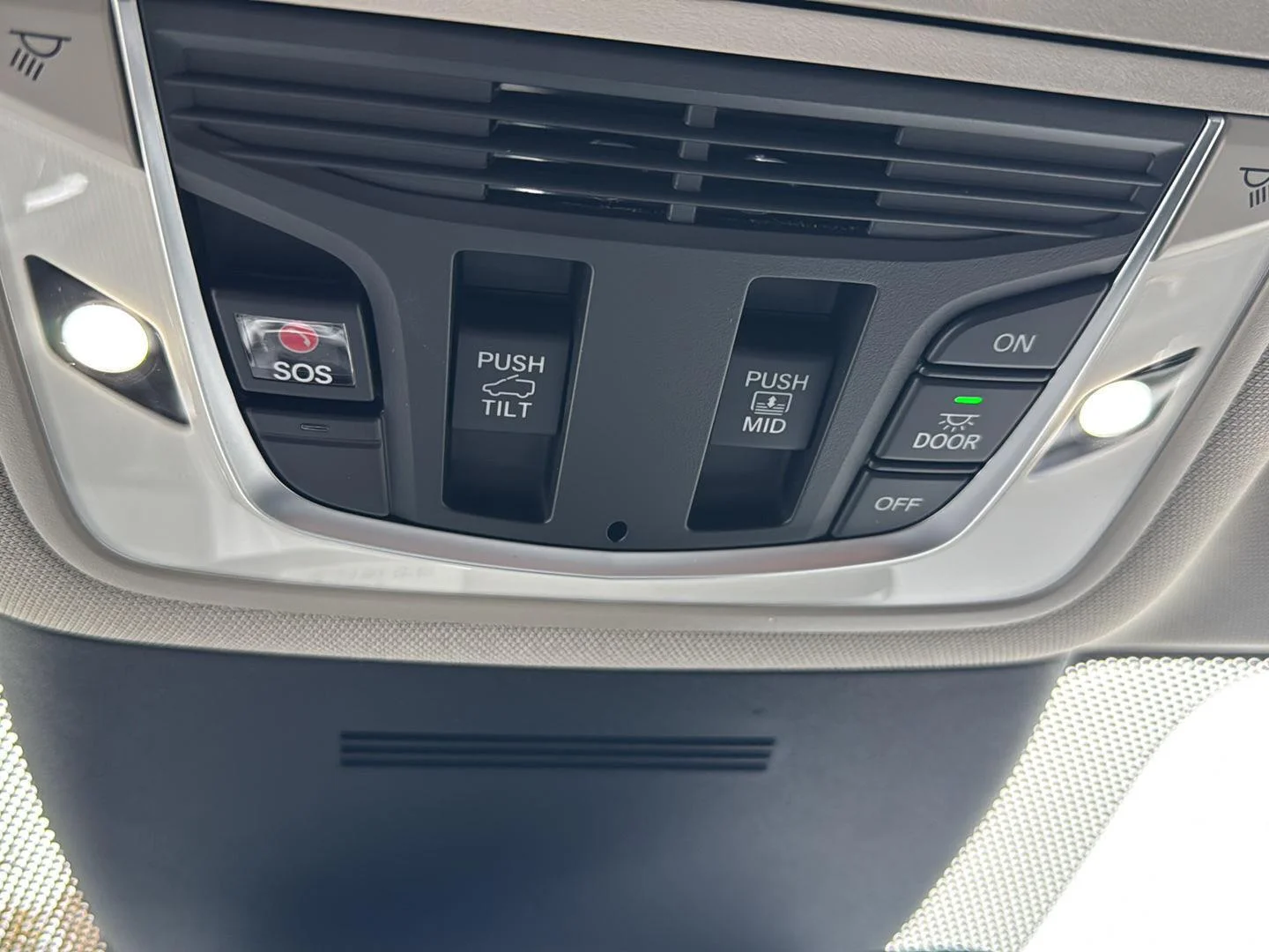 New 2026 Solar Silver Metallic Acura SH-AWD image 37