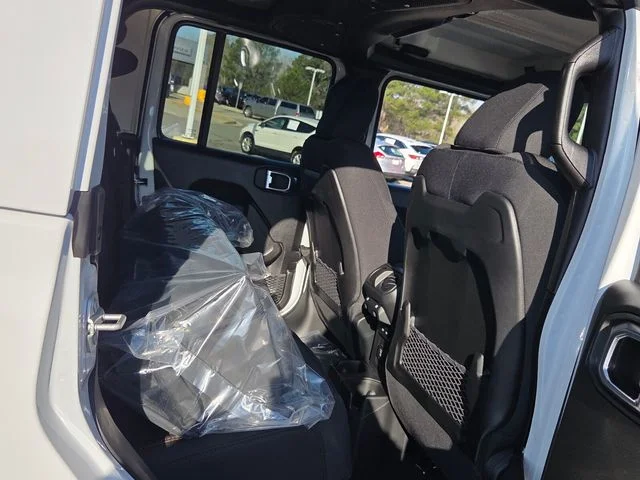 New 2026 Bright White Clear-Coat Exterior Paint Jeep Mojave image 15