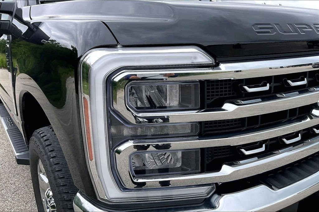 New 2026 Ford Super Duty F-250 Lariat 4D Crew Cab