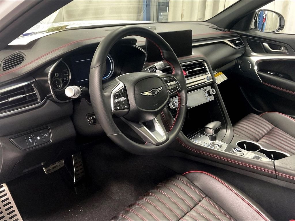 Used 2025 White Genesis 3.3T Sport Advanced image 8
