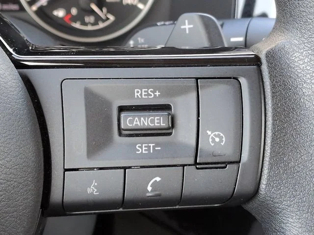 Used 2022 Silver Nissan S image 24
