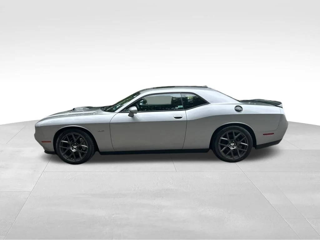 Used 2016 Silver Dodge R/T Shaker image 2