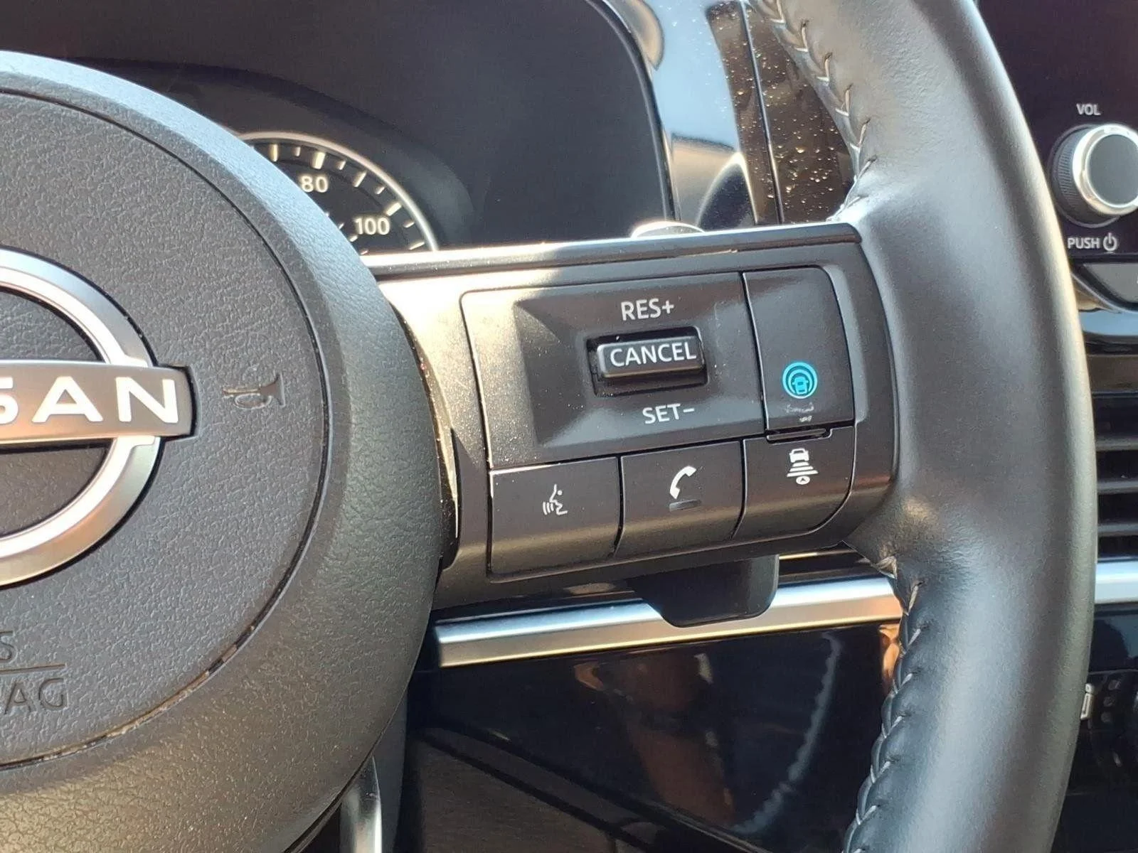 Used 2025 Brilliant Silver Metallic Nissan SV image 27
