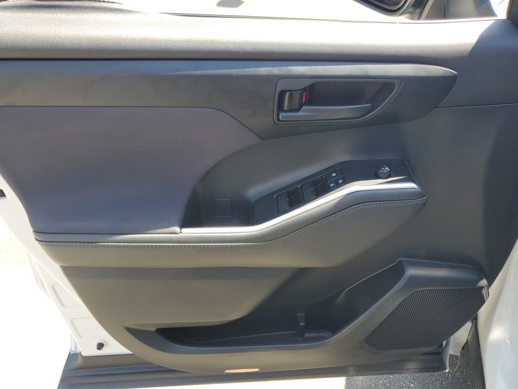 Certified Used 2021 White Toyota L image 19