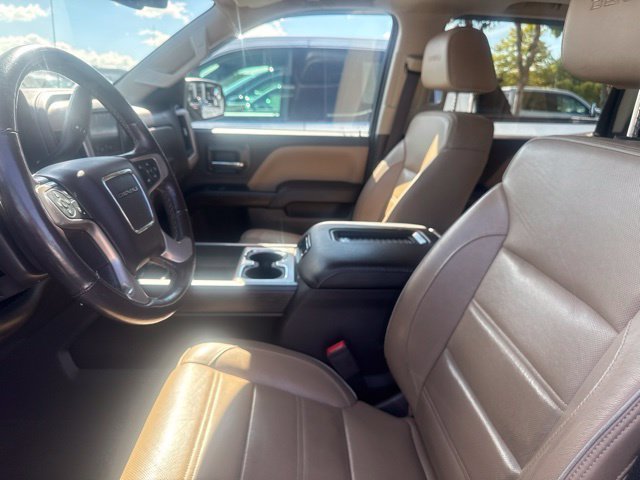 Used 2018 White GMC Denali image 22