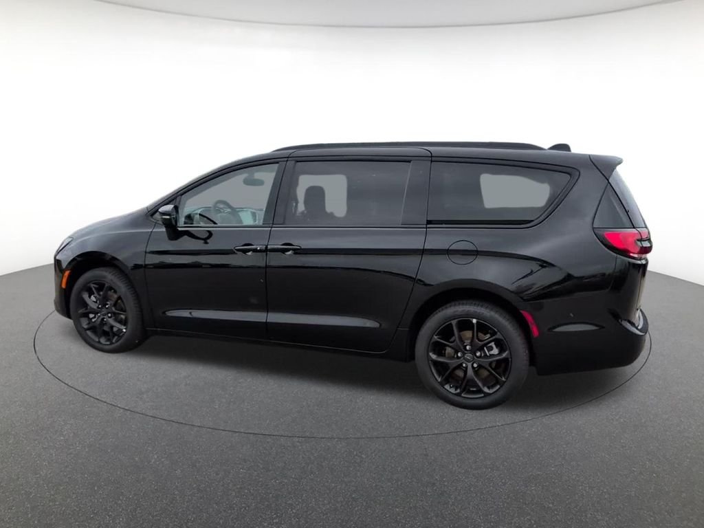 New 2027 Black Chrysler Limited image 10