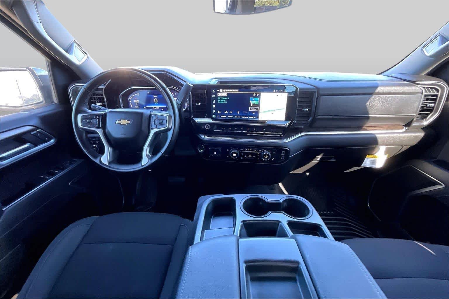 Used 2025 Summit White Chevrolet LT image 15
